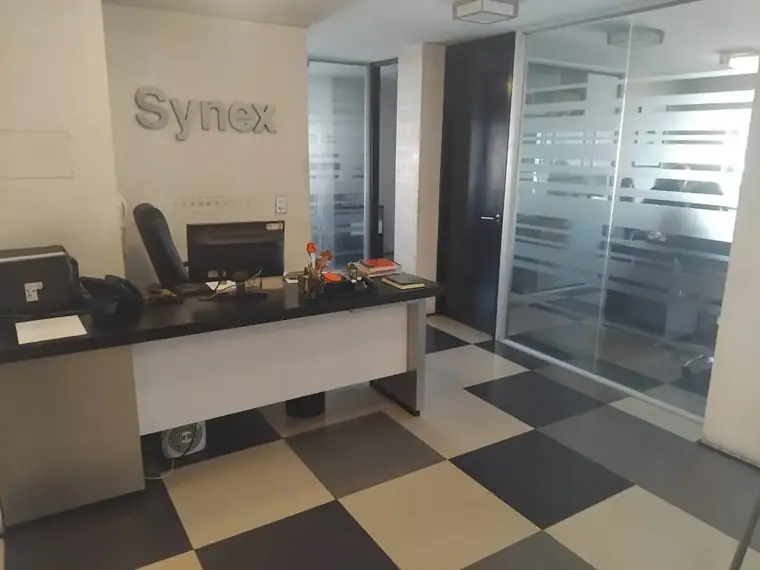 Amplia oficina en venta, calle Málaga, Las Condes — Las Condes, RM