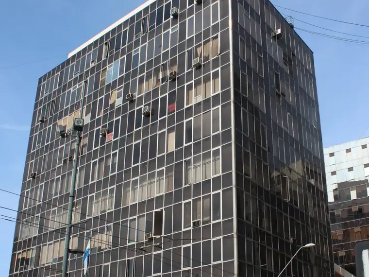 Amplia oficina en venta, ubicada a pasos de Plaza Sotomayor, Valparaíso — Plan de Valparaíso · Valparaíso