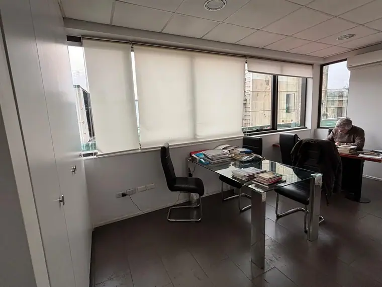 Cómoda oficina en arriendo, calle Cochrane, Valparaíso — Plan de Valparaíso · Valparaíso