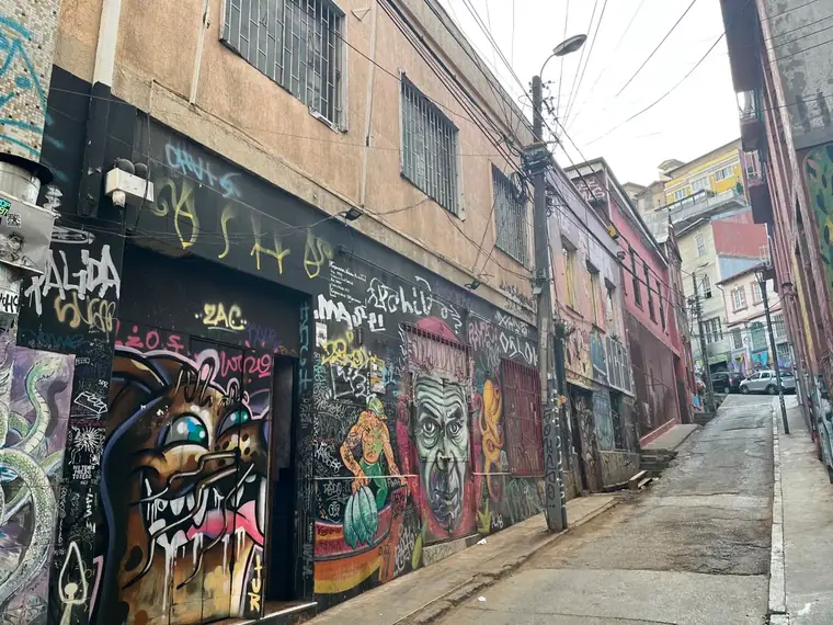 Gran propiedad en venta, potencialmente comercial — Sector Plaza Aníbal Pinto · Valparaíso