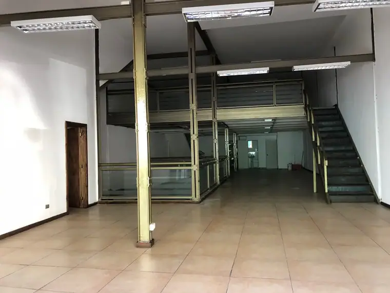 Local en arriendo 578 m2, plan de Valparaíso. — Plan de Valparaíso · Valparaíso