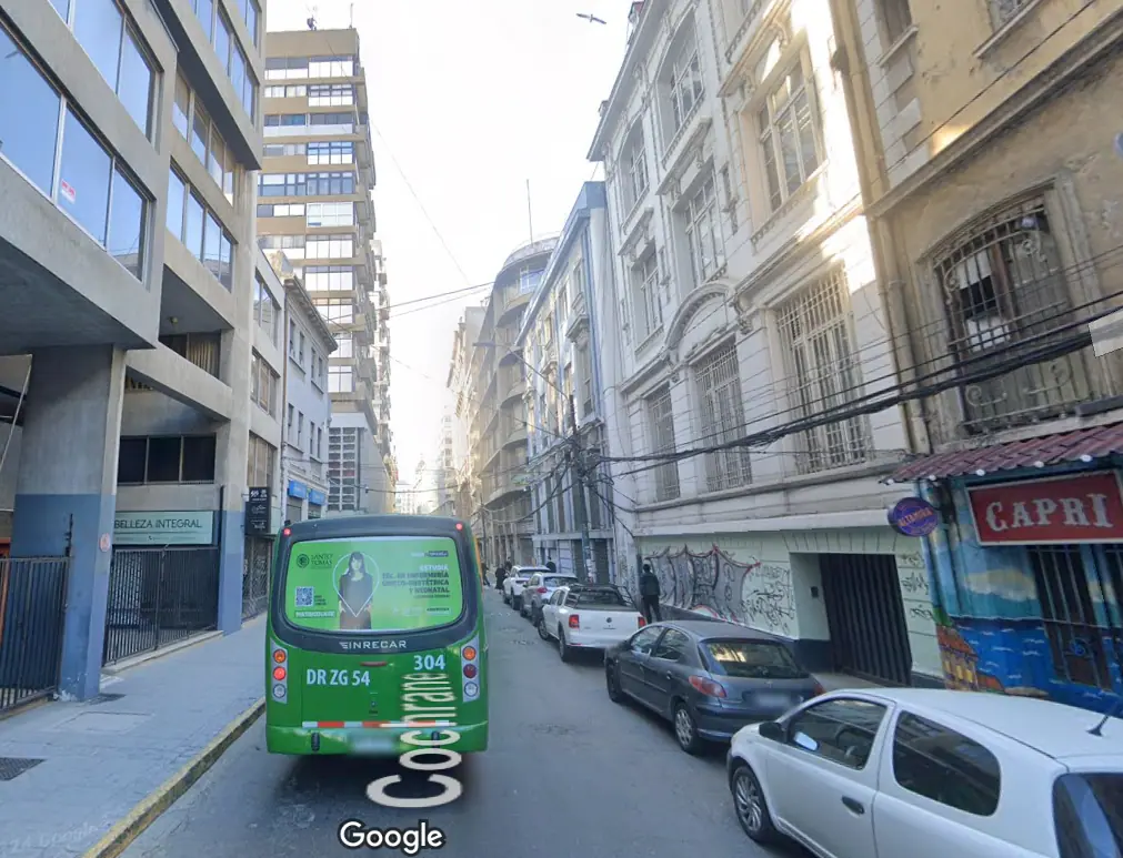 Oficina 215 m2 en venta, calle Cochrane a pasos de Plaza Anibal Pinto, Valparaíso. — Valparaíso, Región de Valparaíso