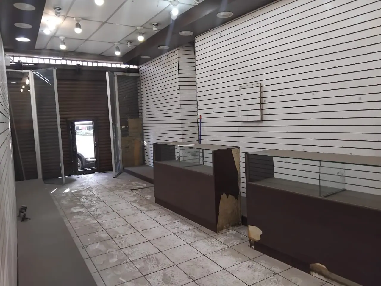 Oportunidad de inversión! propiedad con 3 locales comerciales en venta, Patronato, Recoleta — Recoleta, Región Metropolitana